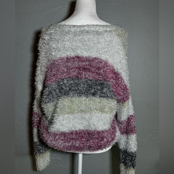 Christmas Wild Fable Shimmering Silver Fuzzy Sweater cozy size M. 🎄🎅🏻 (c) - Picture 10 of 10